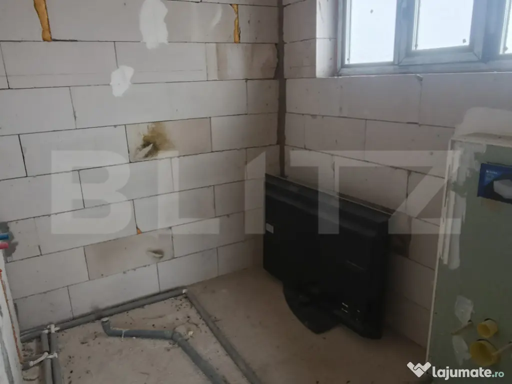 Casă 270 mp utili la roșu, 7 camere, teren 500 mp – zona