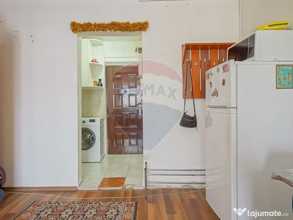 Comision 0% | Cameră 21 mp – Str. Înfrățirii, Brașov 