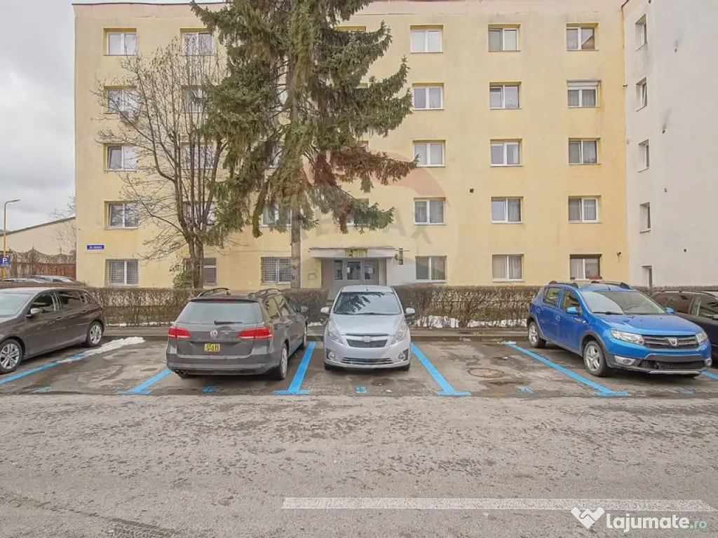 Comision 0% | Cameră 21 mp – Str. Înfrățirii, Brașov 