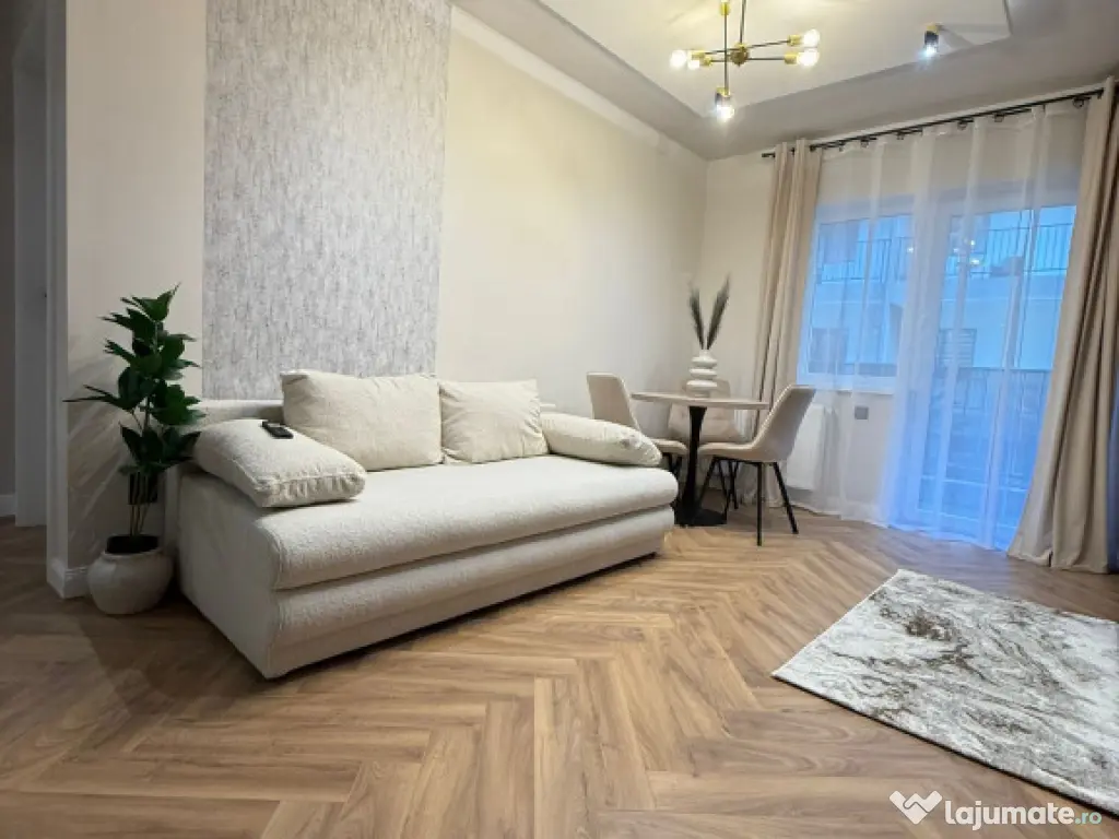 Proprietar apartament 3 camere Florești,urușagului,2 băi,balcon 10mp 