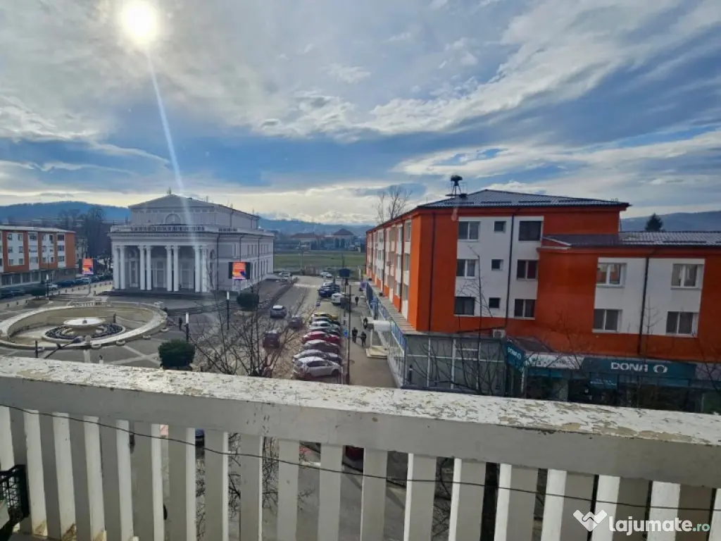 Apartament 2 camere zona Casa de cultura -Pietonala