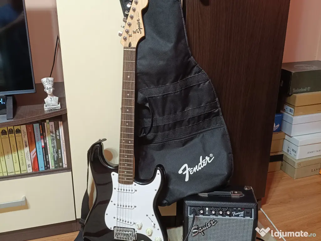 Vând Set Chitara FENDER Squier Sonic Stratocaster Pack + Amplificator - NOU 