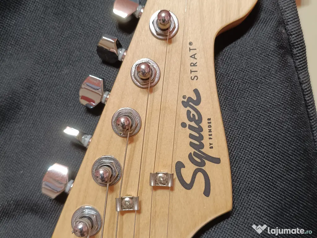 Vând Set Chitara FENDER Squier Sonic Stratocaster Pack + Amplificator - NOU 