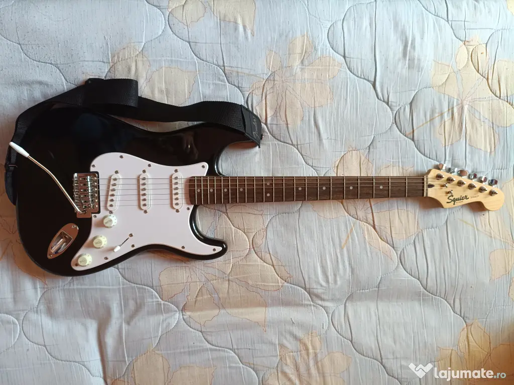 Vând Set Chitara FENDER Squier Sonic Stratocaster Pack + Amplificator - NOU 