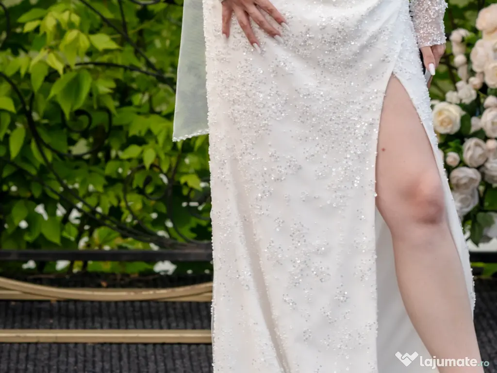 Rochie de mireasa tip sirena cu corset si maneci detasabile