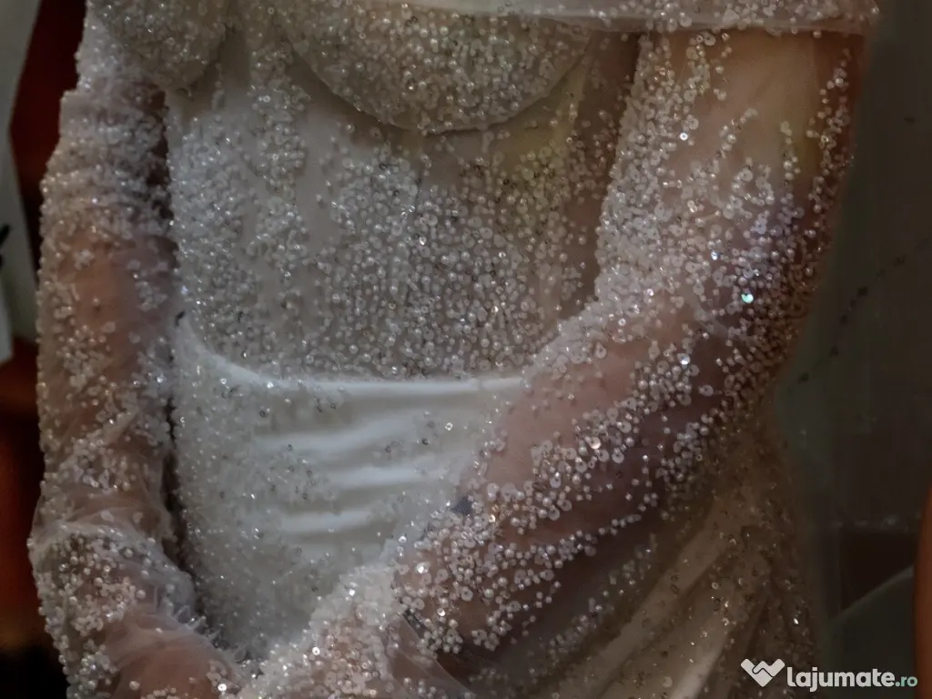 Rochie de mireasa tip sirena cu corset si maneci detasabile