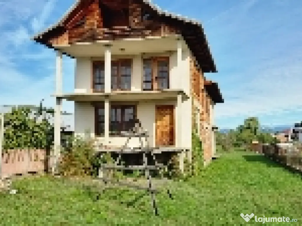 Vila 8 cam,P+1,teren 1093mp,Domnesti 