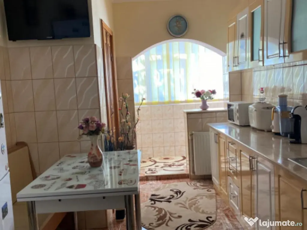 - Etaj 1. Apartament 2 camere confort 1 , Progresu, mobilat.