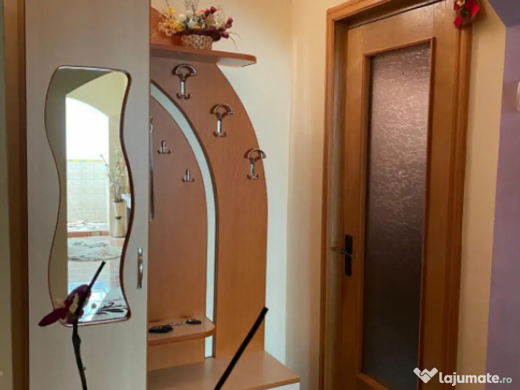 - Etaj 1. Apartament 2 camere confort 1 , Progresu, mobilat.