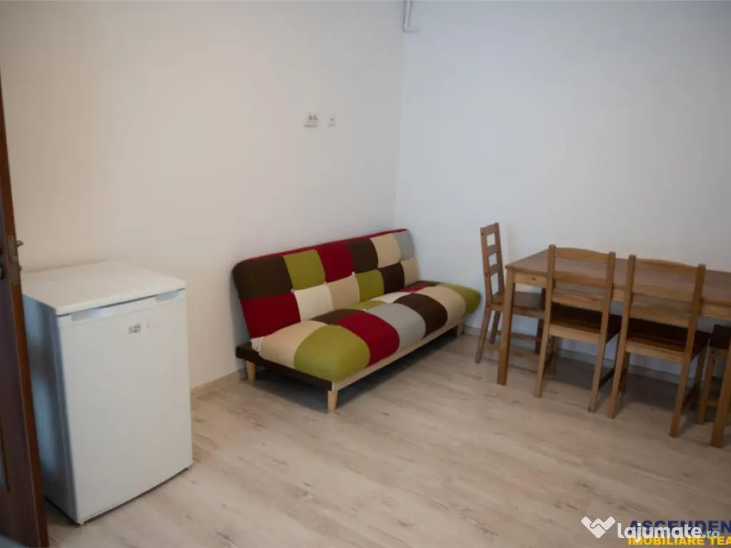 Apartament la casa, curte si acces propriu, loc parcare, Par 
