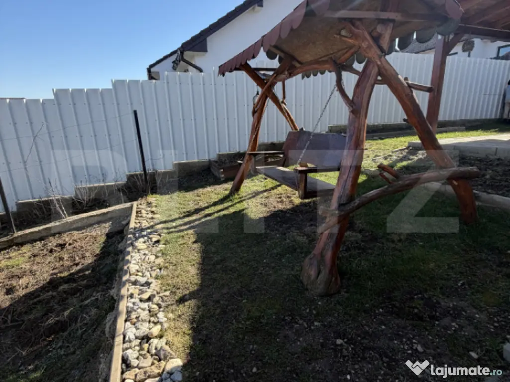 Casă de vânzare 80 mp,cu teren 400 de mp pe Strada Ghinzii 