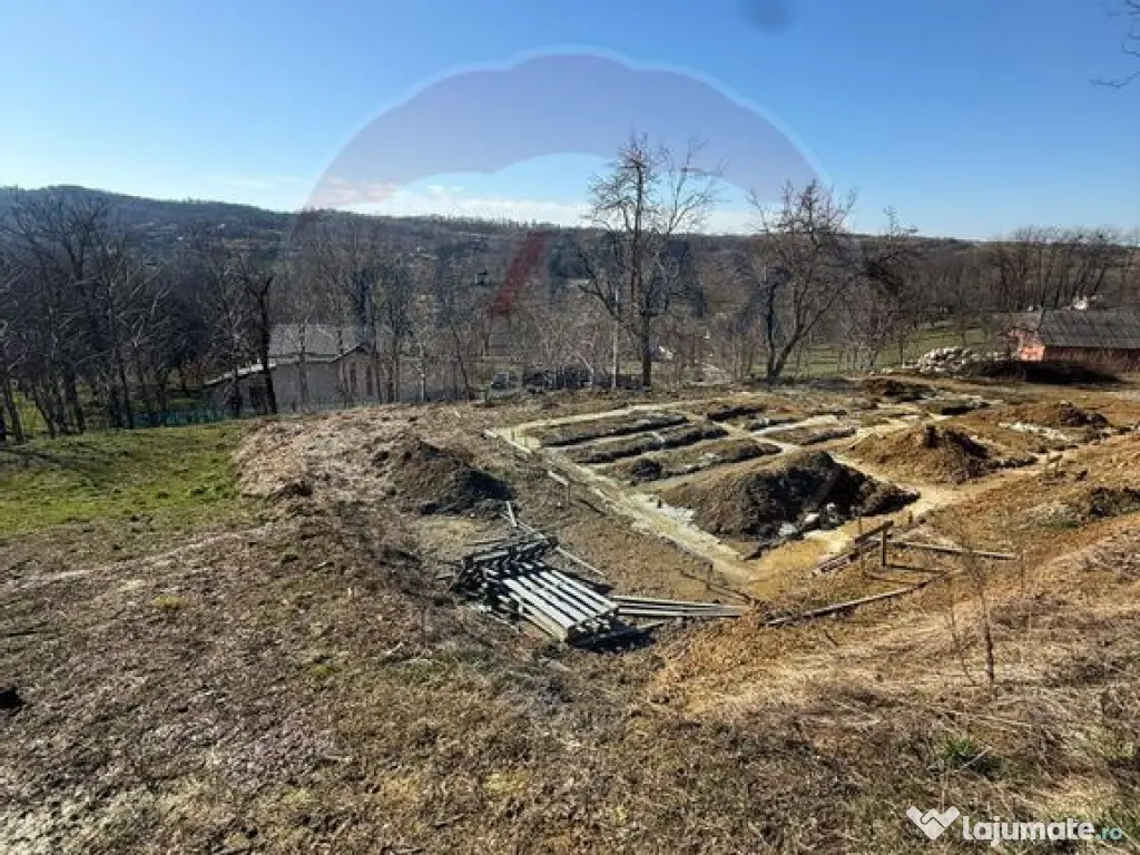 Carbunari Vanzare teren cu fundatie, proiect de casa si r...