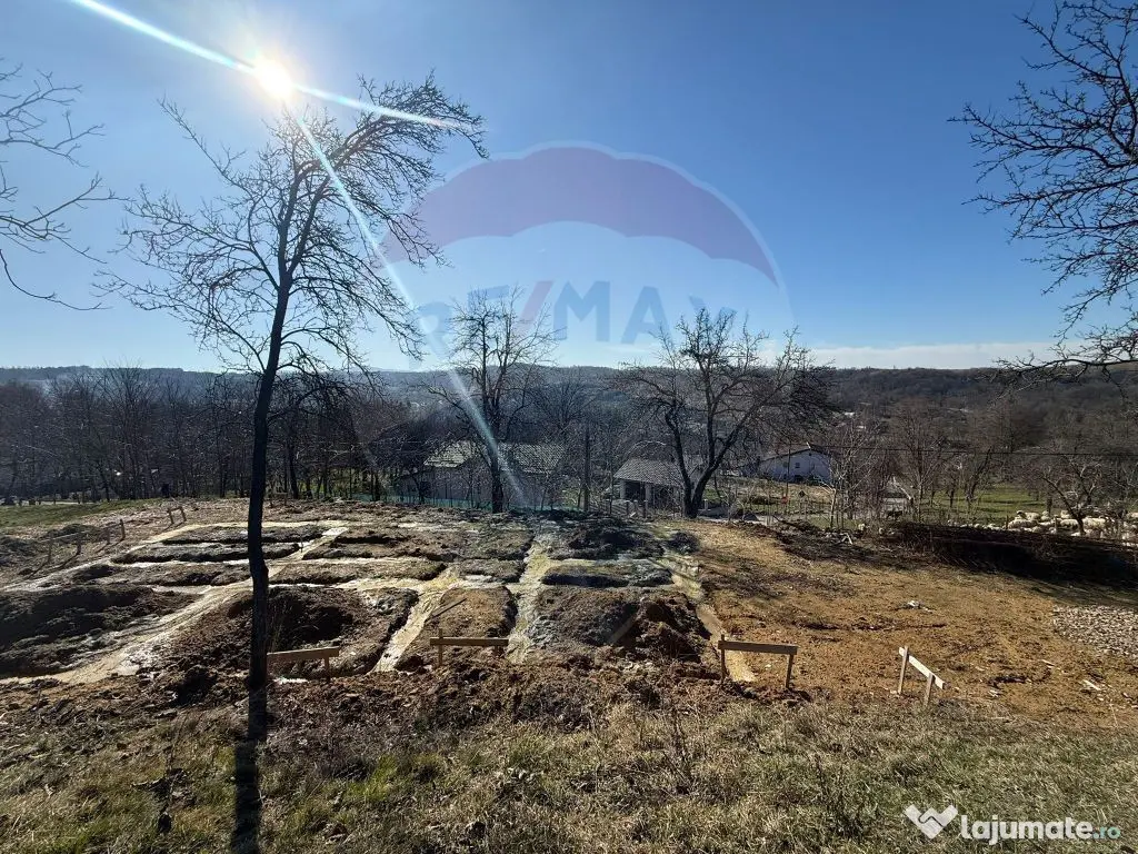 Carbunari Vanzare teren cu fundatie, proiect de casa si r...