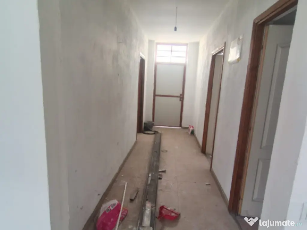 Casa de inchiriat pentru muncitori, 3 camere, 75mp 