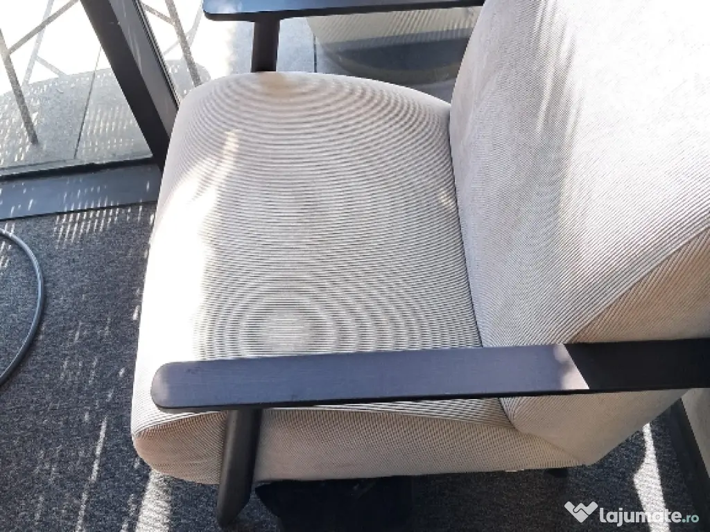 Curățare profesională mochete, canapele, tapițerii și covoare 