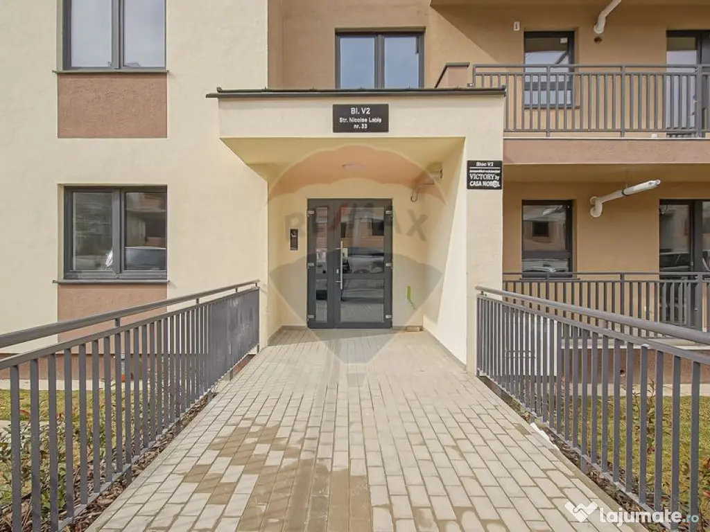 Garsoniera de închiriat. Tractorul