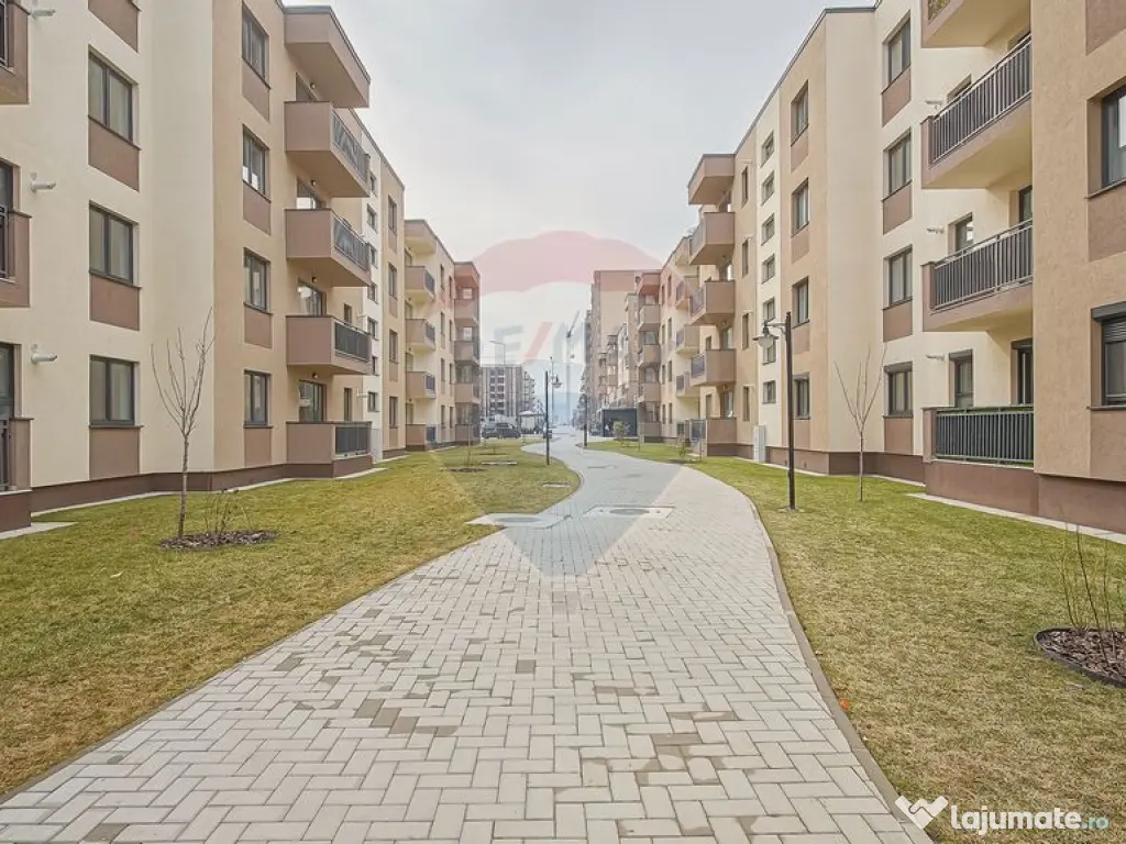 Garsoniera de închiriat. Tractorul