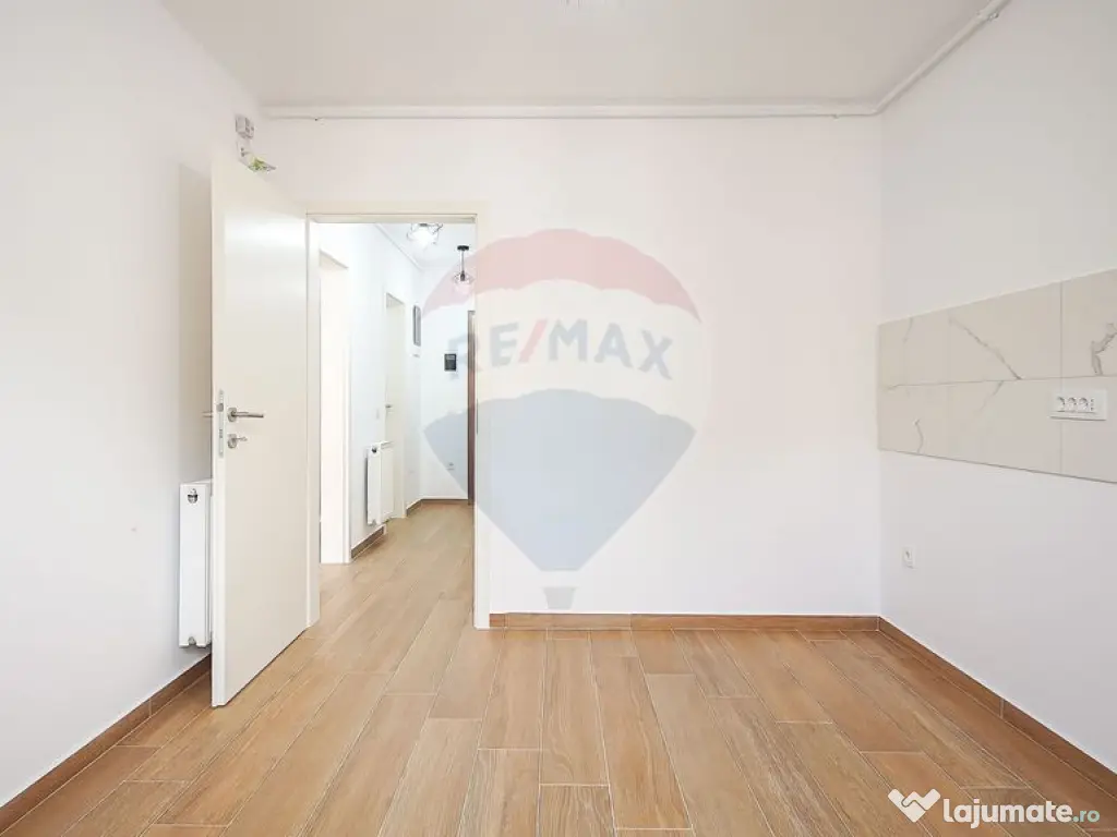 Garsoniera de închiriat. Tractorul