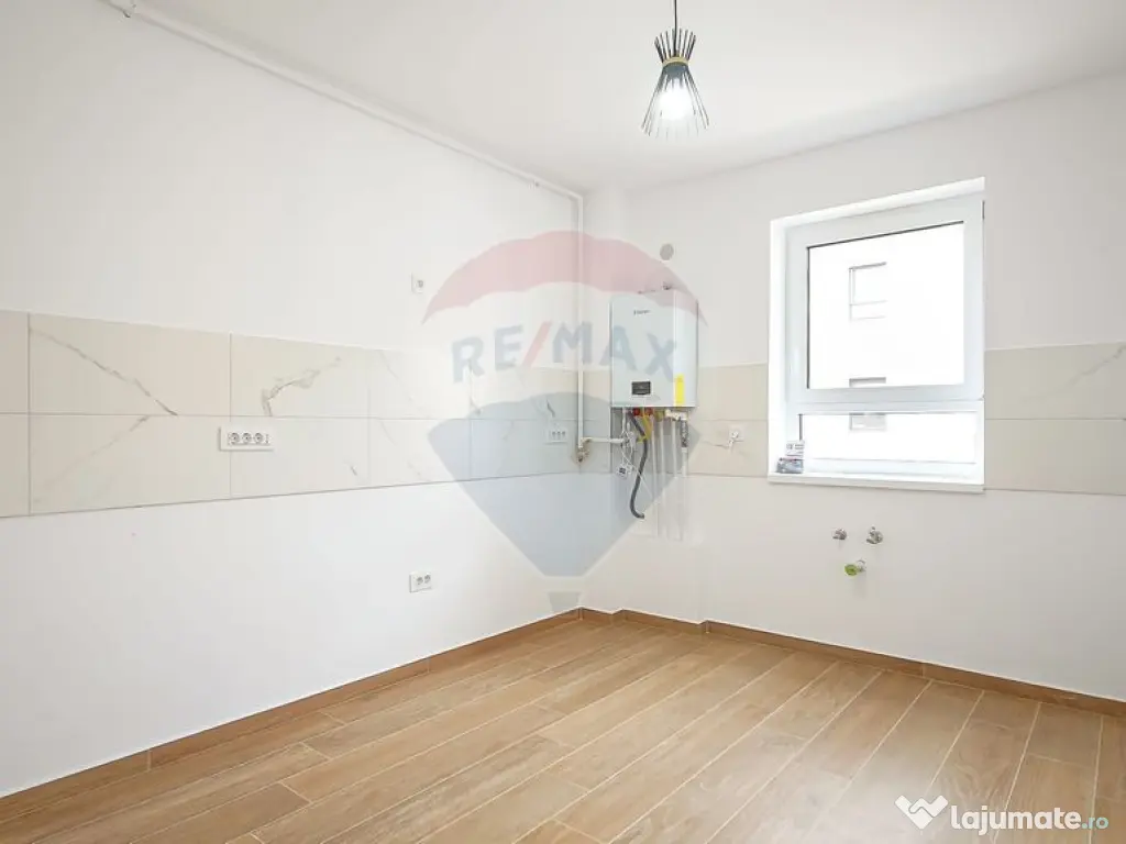 Garsoniera de închiriat. Tractorul