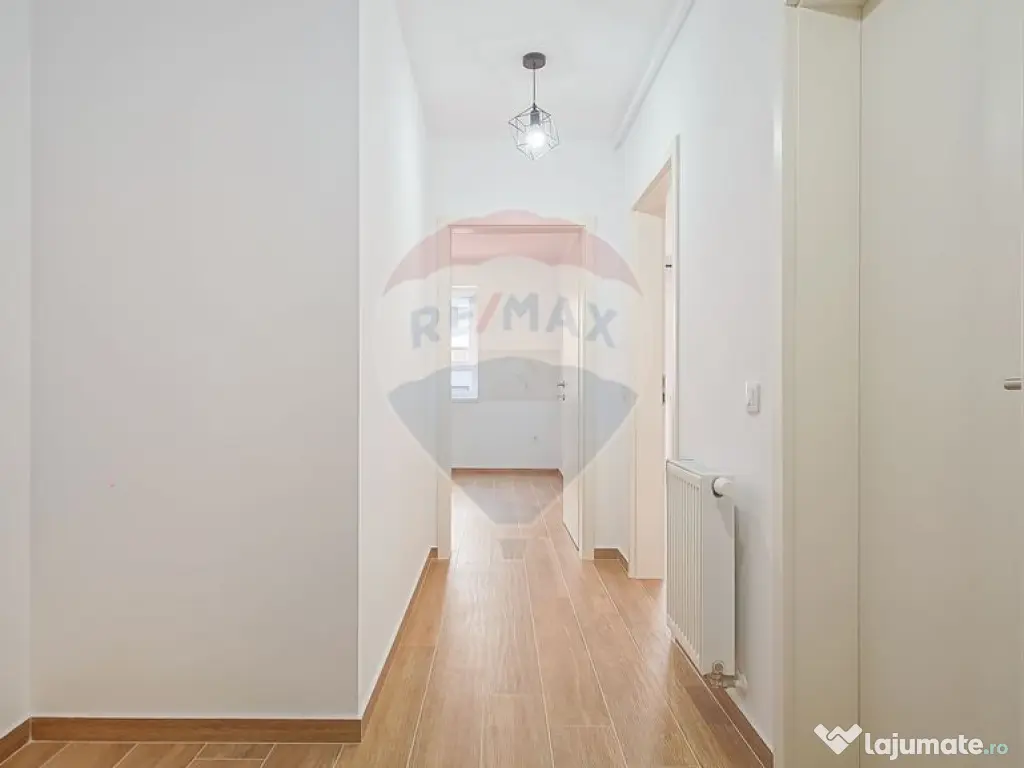 Garsoniera de închiriat. Tractorul