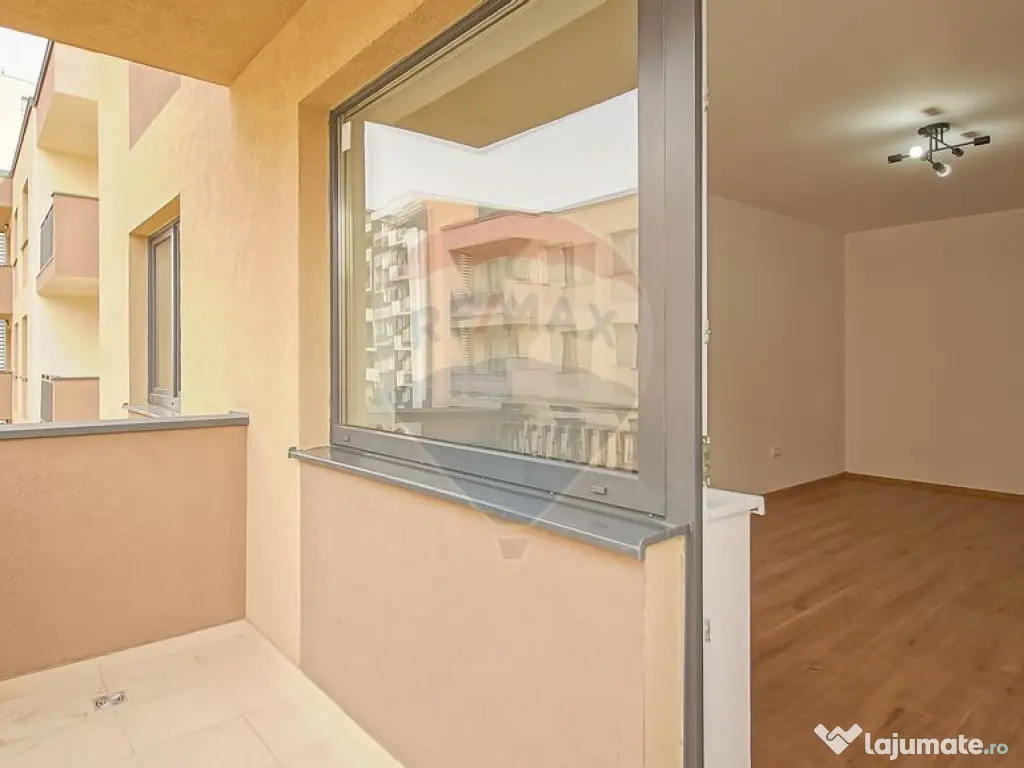 Garsoniera de închiriat. Tractorul