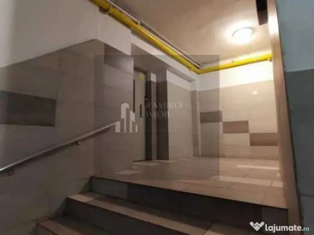 3 Camere Renovat - Metrou Aparatori la 1 Min - 2 Grupuri ...