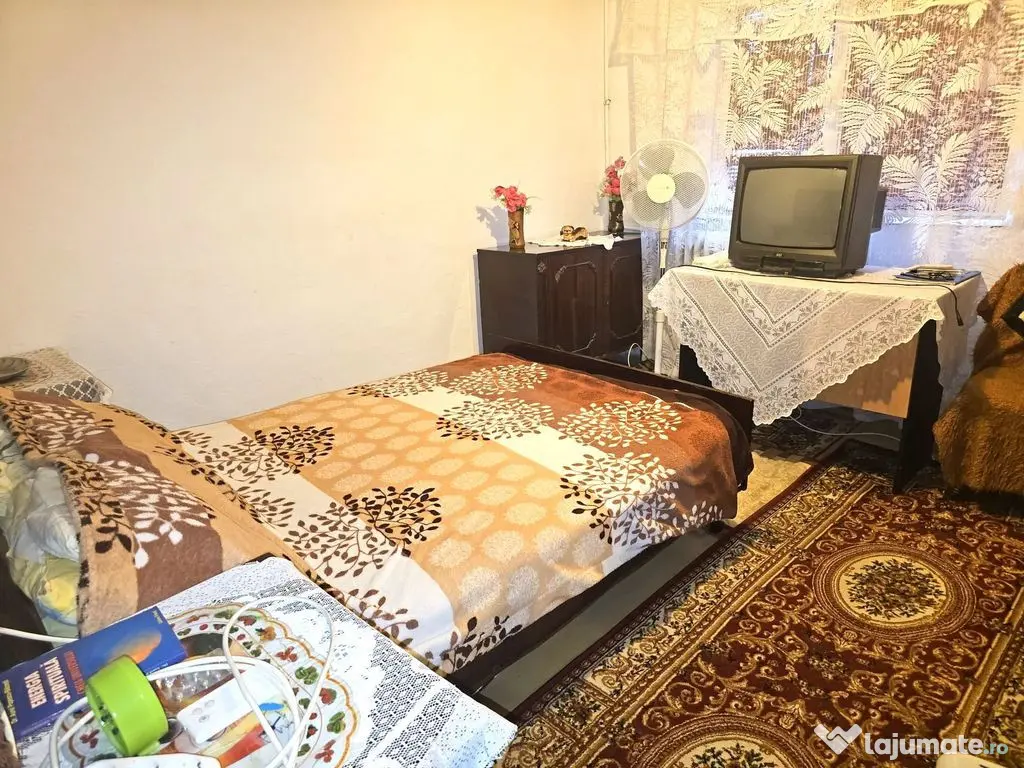 Vanzare - apartament cu 2 camere, Micro 20, J-uri