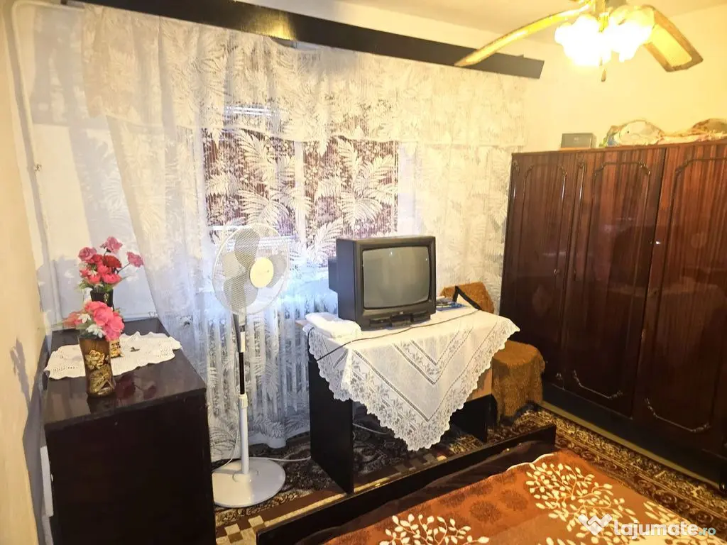 Vanzare - apartament cu 2 camere, Micro 20, J-uri