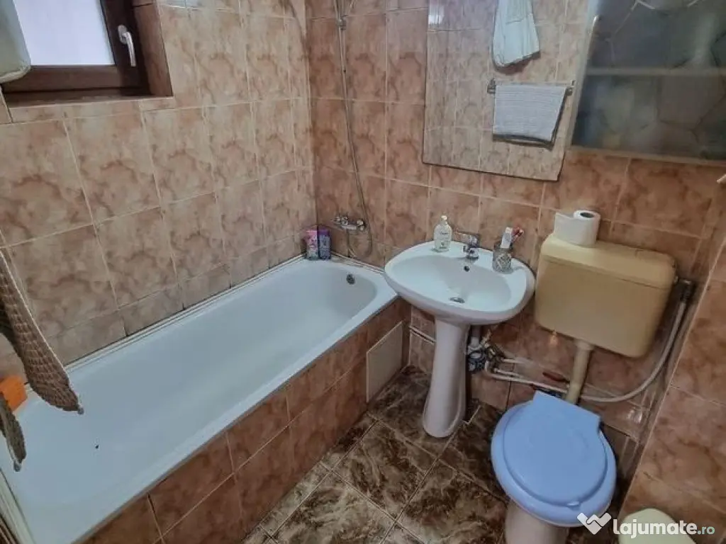 Gara mangaliei-apartament 2 camere decomandat 52 mp