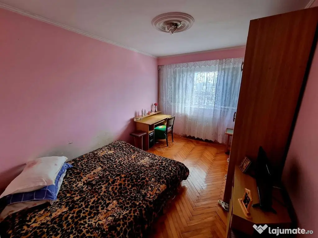 Gara mangaliei-apartament 2 camere decomandat 52 mp