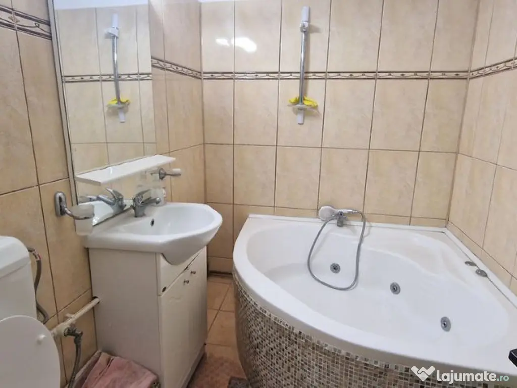 Doua camere comfort maxim, zona Gara. 