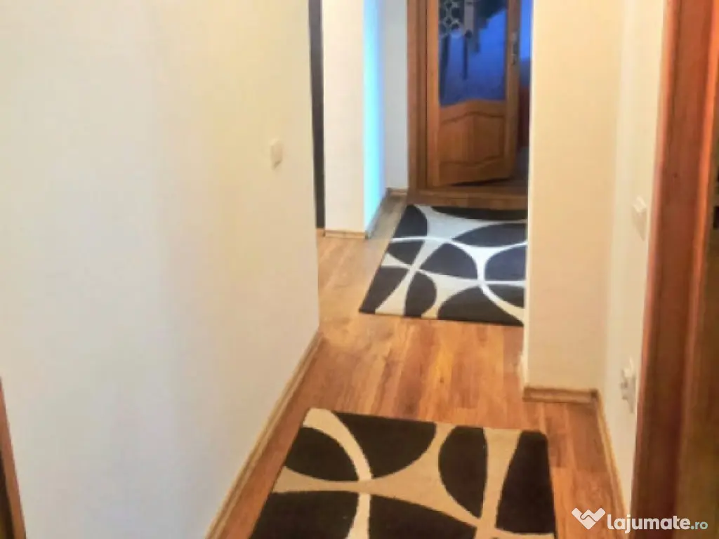 Apartament 3 camere decomandate – Zona Orion, Liceul de In 