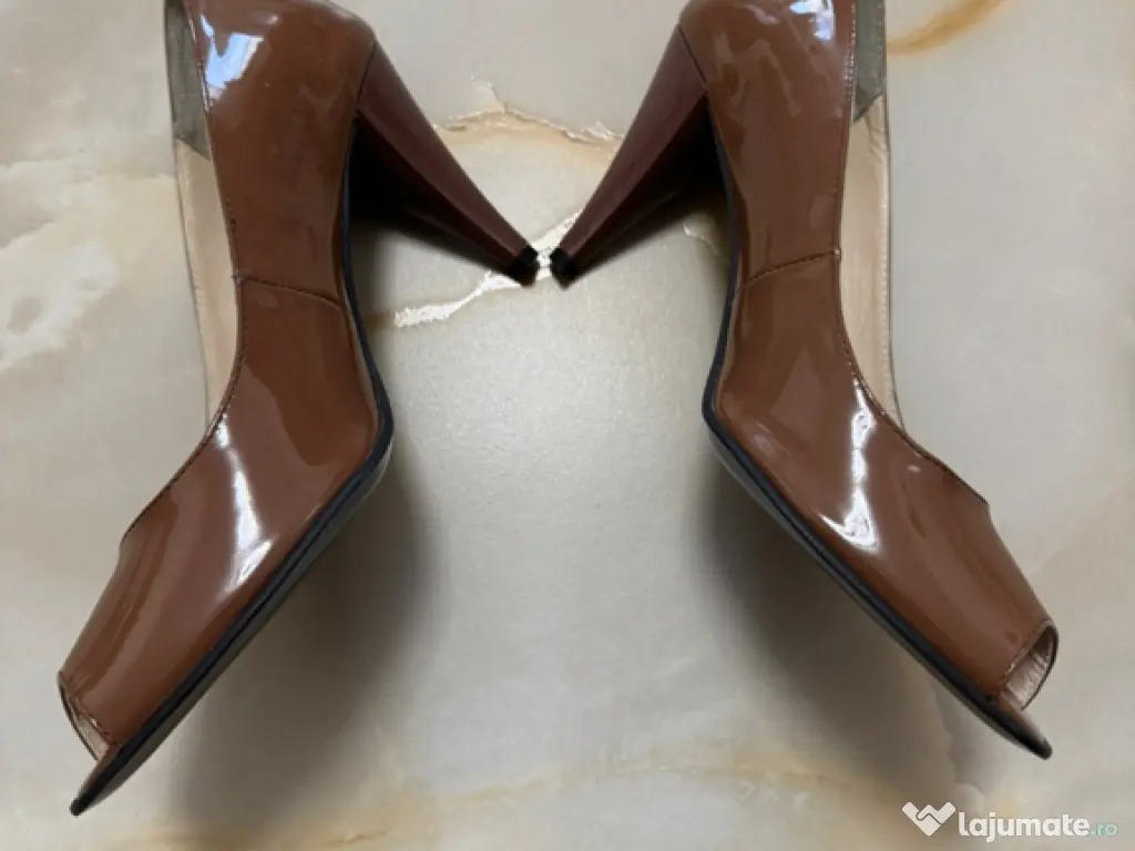 Vând pantofi eleganți Botta caramel maro
