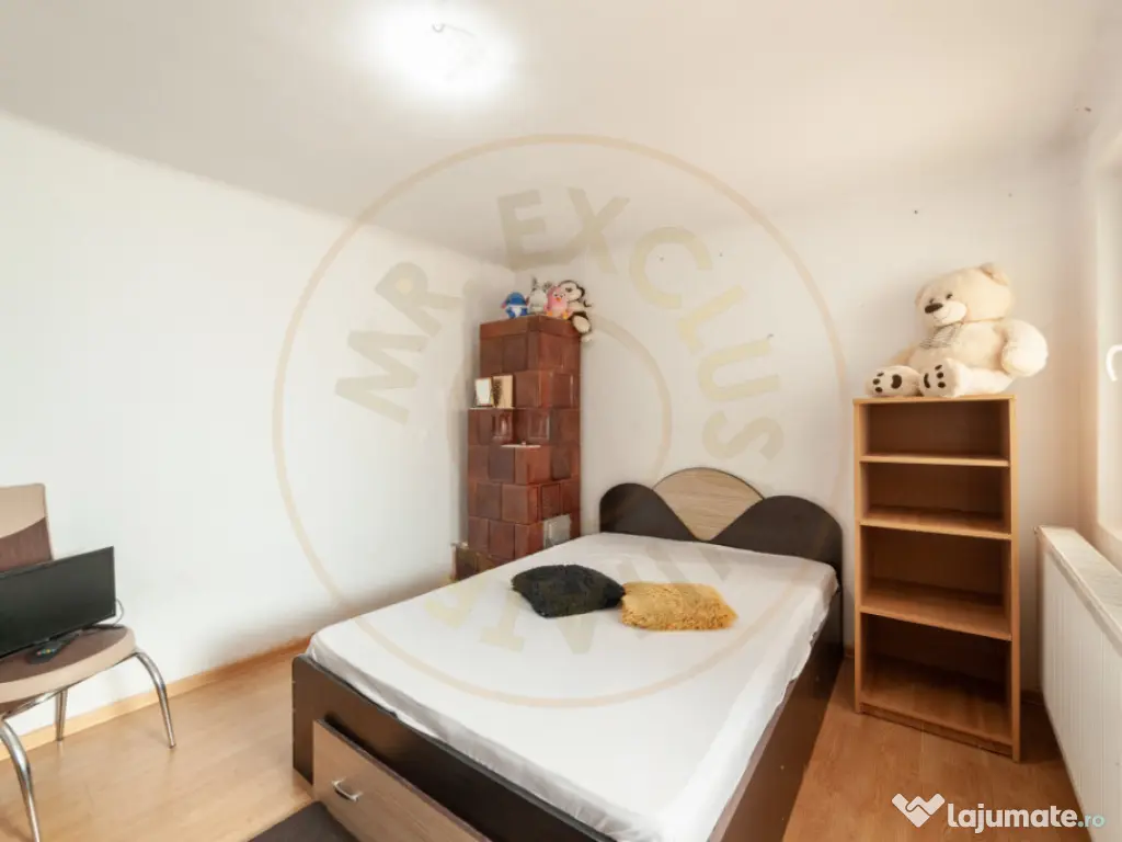 Casa parter + 3.055 mp teren in Costesti 