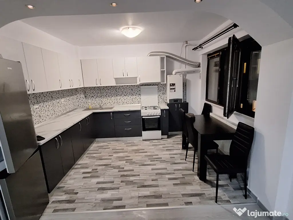 Proprietar închiriez apartament 3 camere 