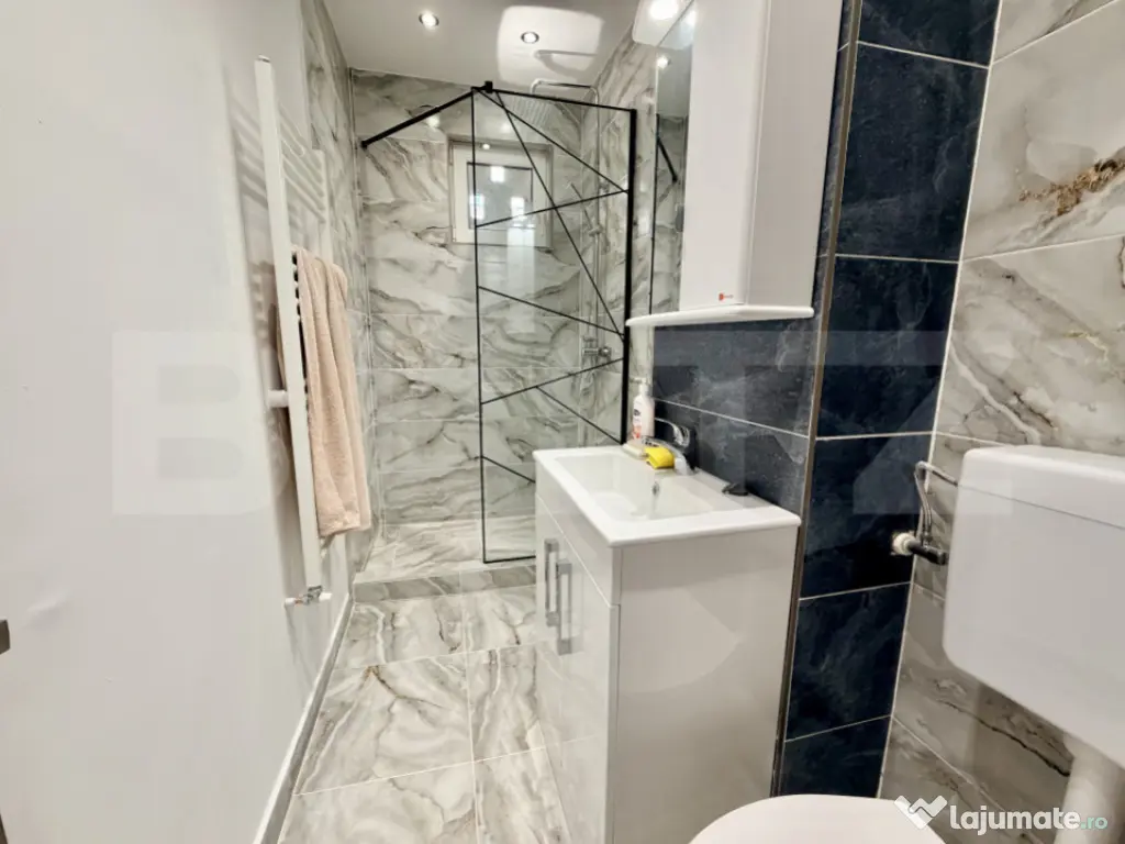 Apartament 2 camere,renovat,balcon,parter,zona Centru 