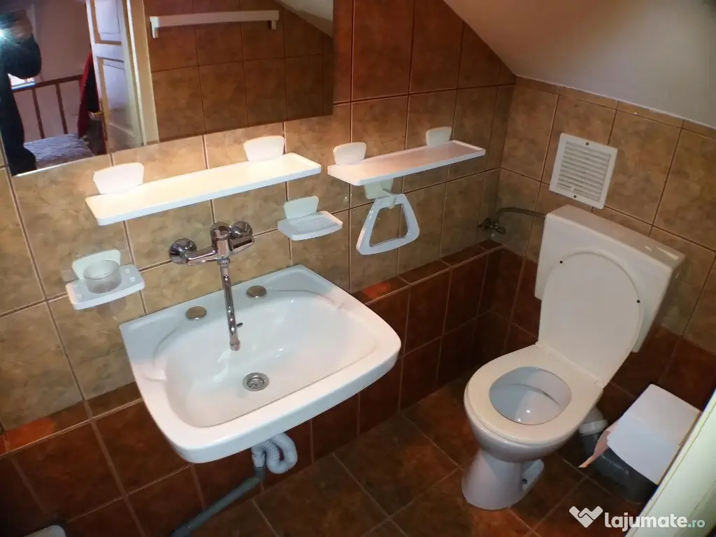 Apartament 2 camere la casa,cu utilitati incluse, zona Milea 