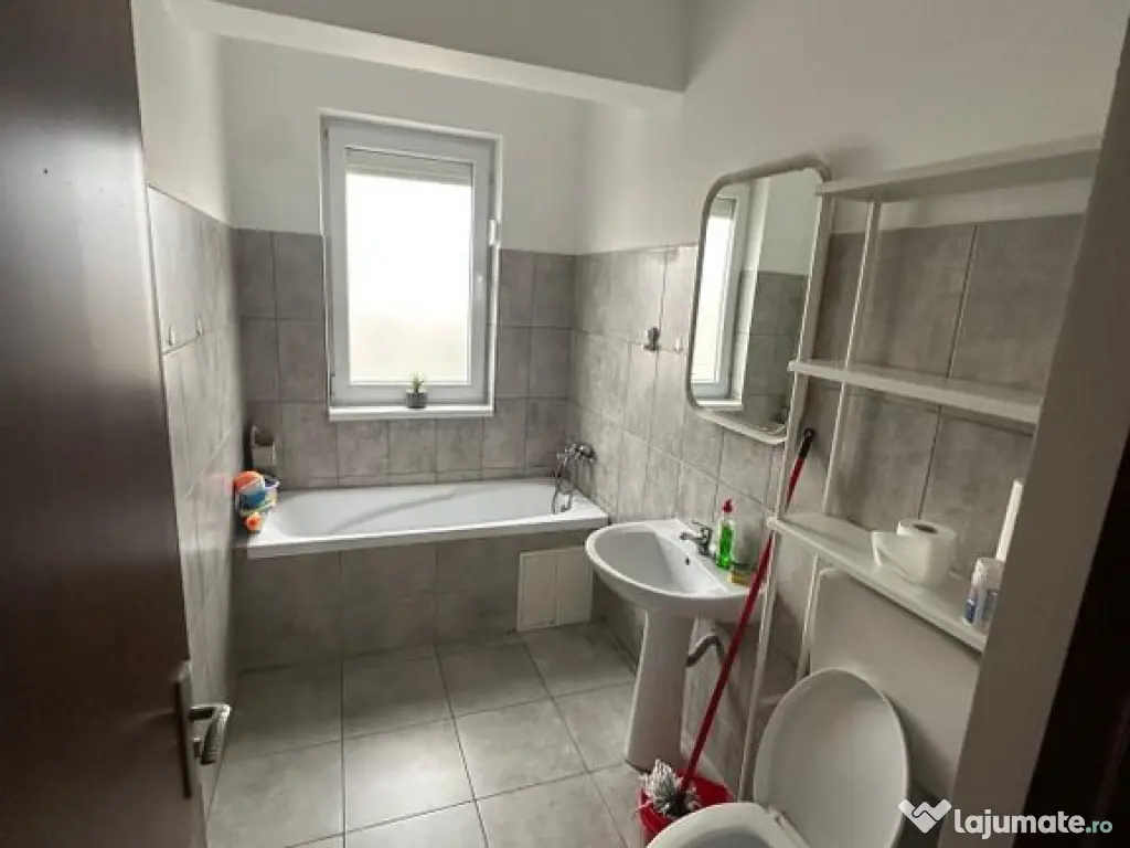 Apartament 3 Camere la 10 minute de statia de metrou Dimi... 