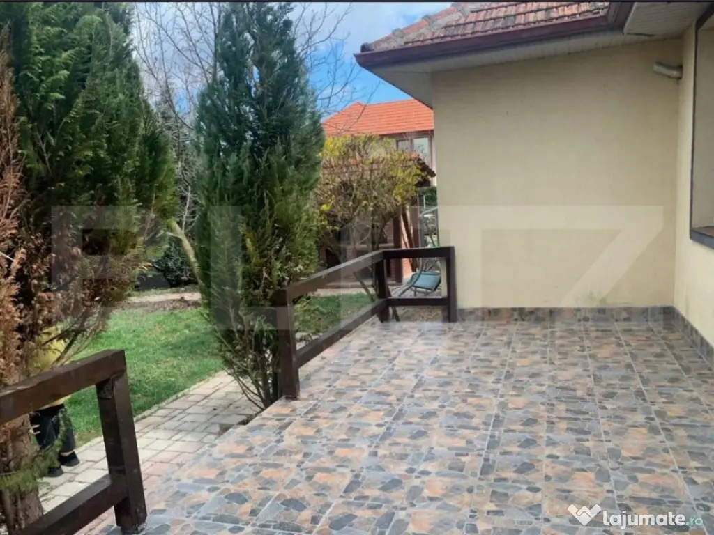 Casa, 3 camere, 693 mp teren, Lazuri 