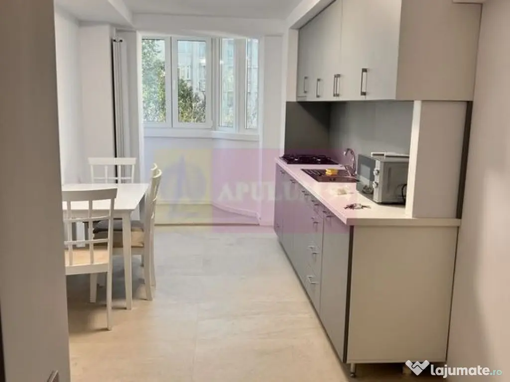 Vanzare apartament 3 camere Decebal, metrou, parking 