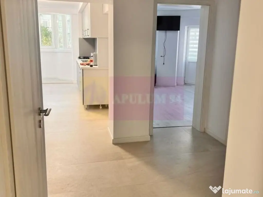 Vanzare apartament 3 camere Decebal, metrou, parking 