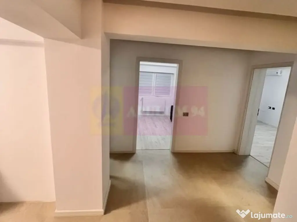 Vanzare apartament 3 camere Decebal, metrou, parking 