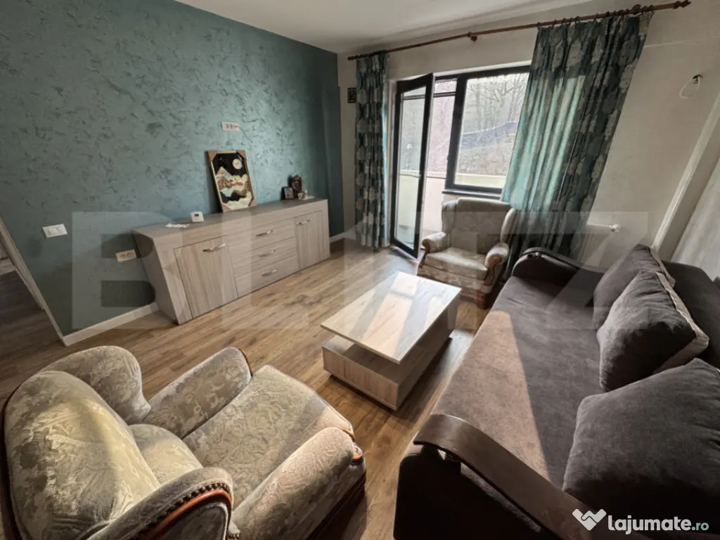 Apartament cu 2 camere, semidecomandat, Păun 