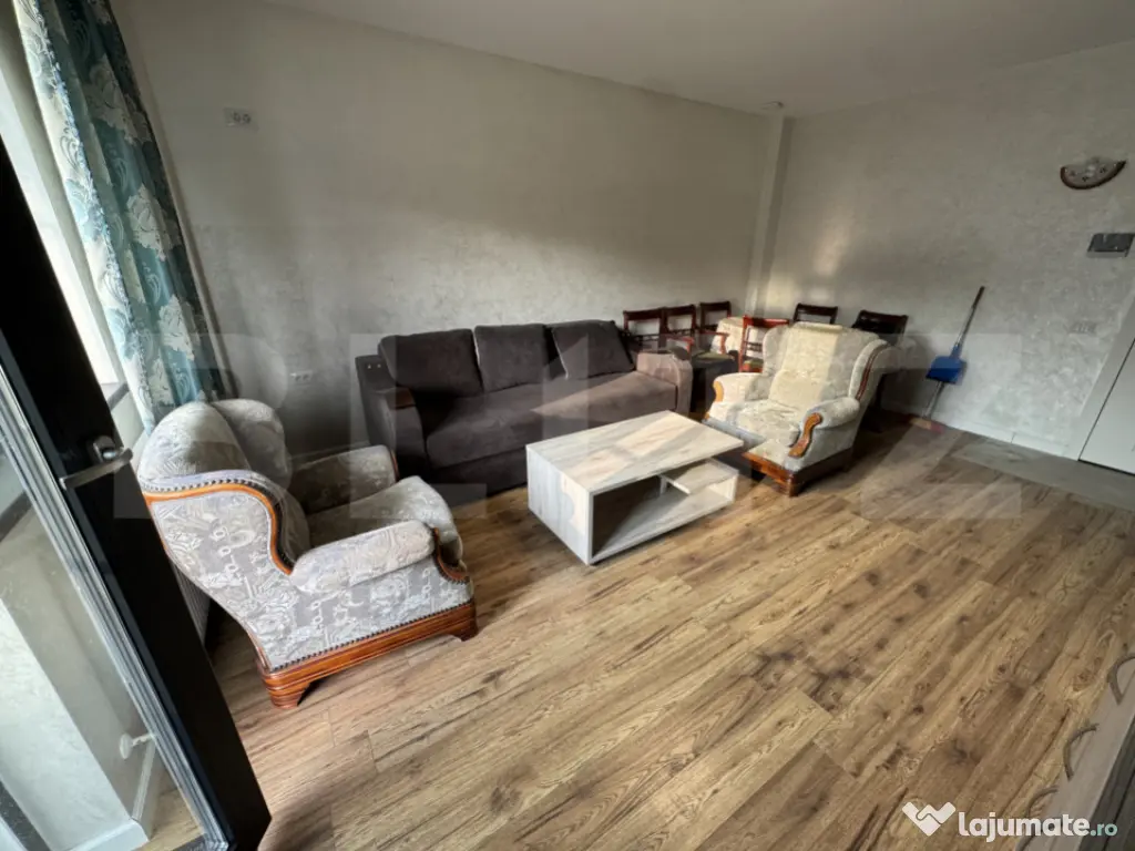 Apartament cu 2 camere, semidecomandat, Păun 