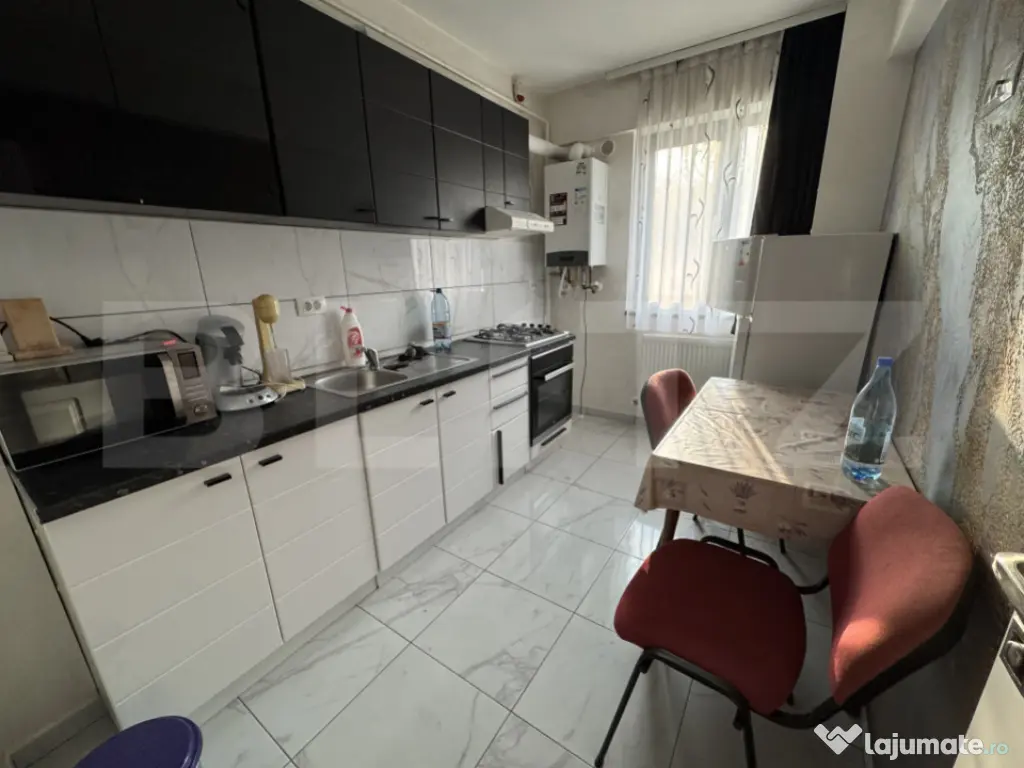 Apartament cu 2 camere, semidecomandat, Păun 