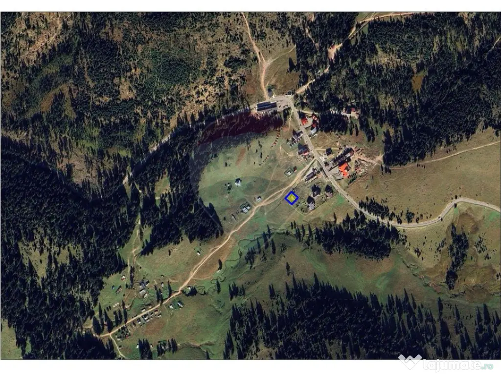 De vânzare - Teren intravilan 600mp în Padiș 