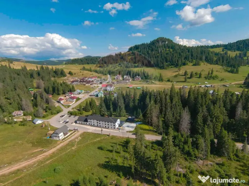 De vânzare - Teren intravilan 600mp în Padiș 