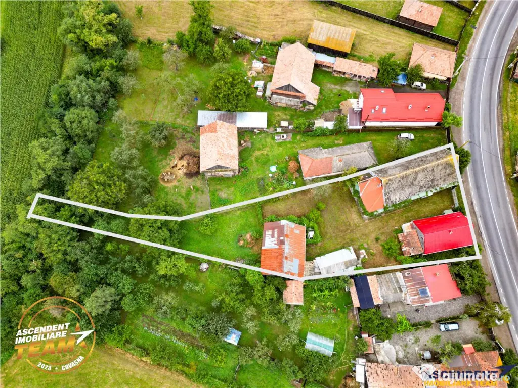 FILM! 2 case,domeniu de 1.660mp, cu atelier,anexe,Lemnia,Co 