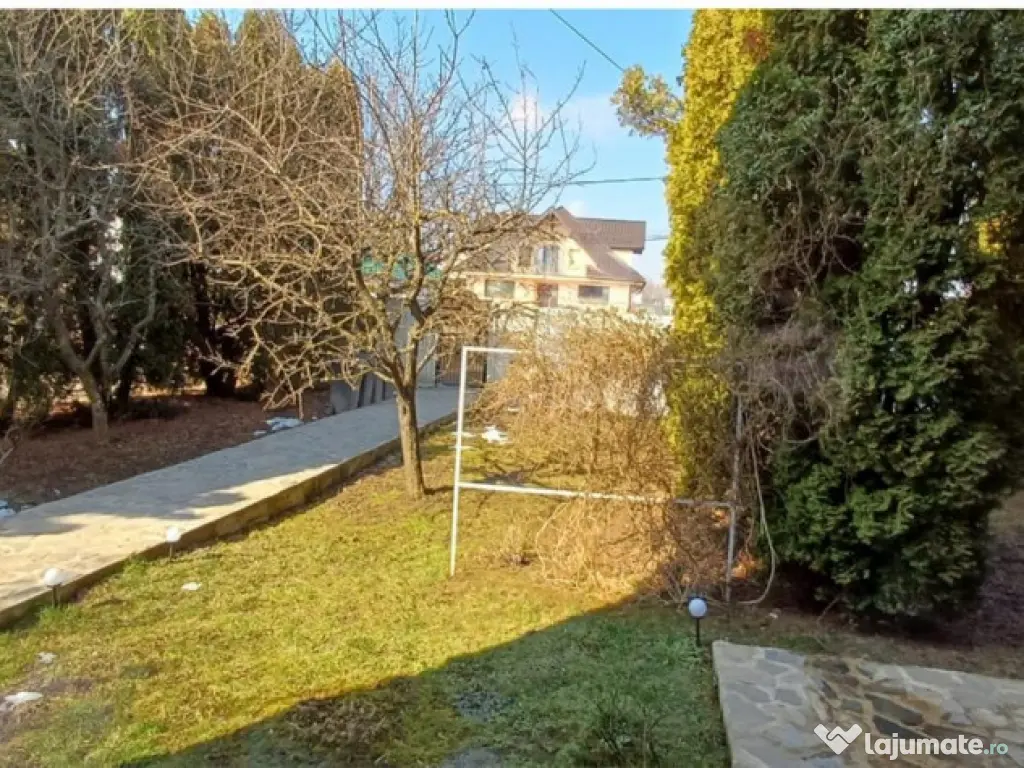 Apartament 4 camere cu curte proprie,la casa 