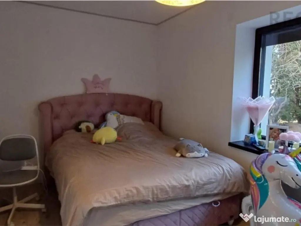 Apartament 4 camere cu curte proprie,la casa 